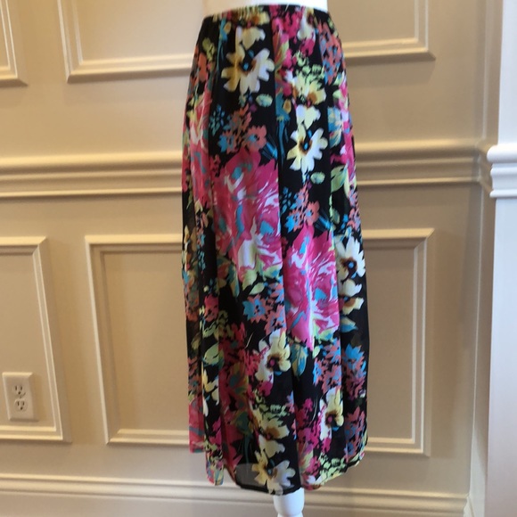 Kim Rogers Petite Floral Skirt - Picture 4 of 8
